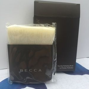 BECCA - The One Perfecting Brush